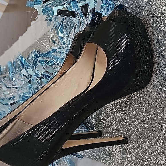 Holiday Heels - Picture 2 of 5